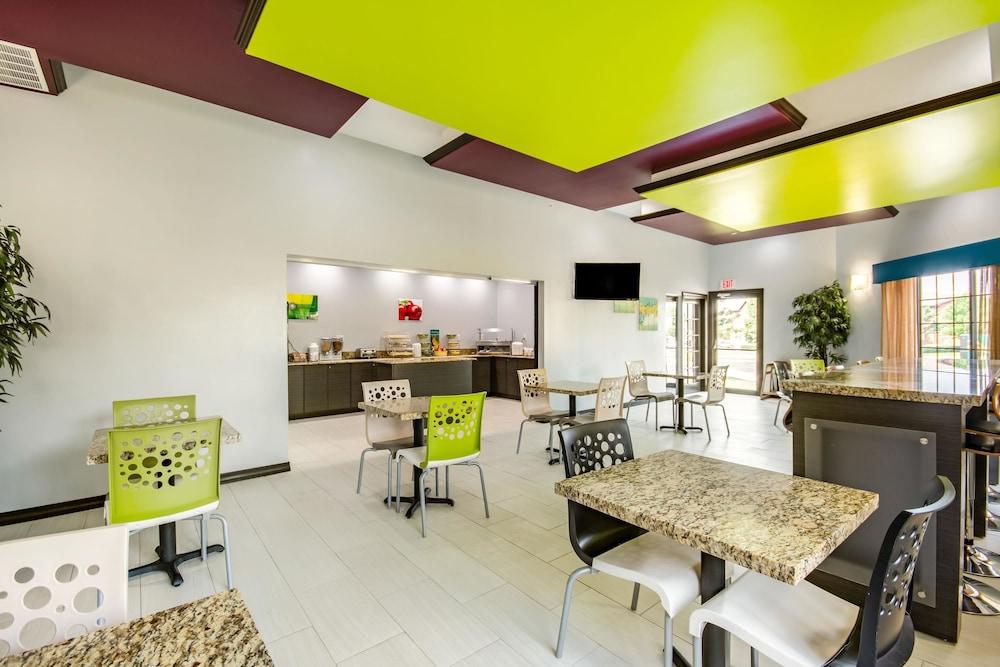 טולסה Quality Suites I-44 מראה חיצוני תמונה